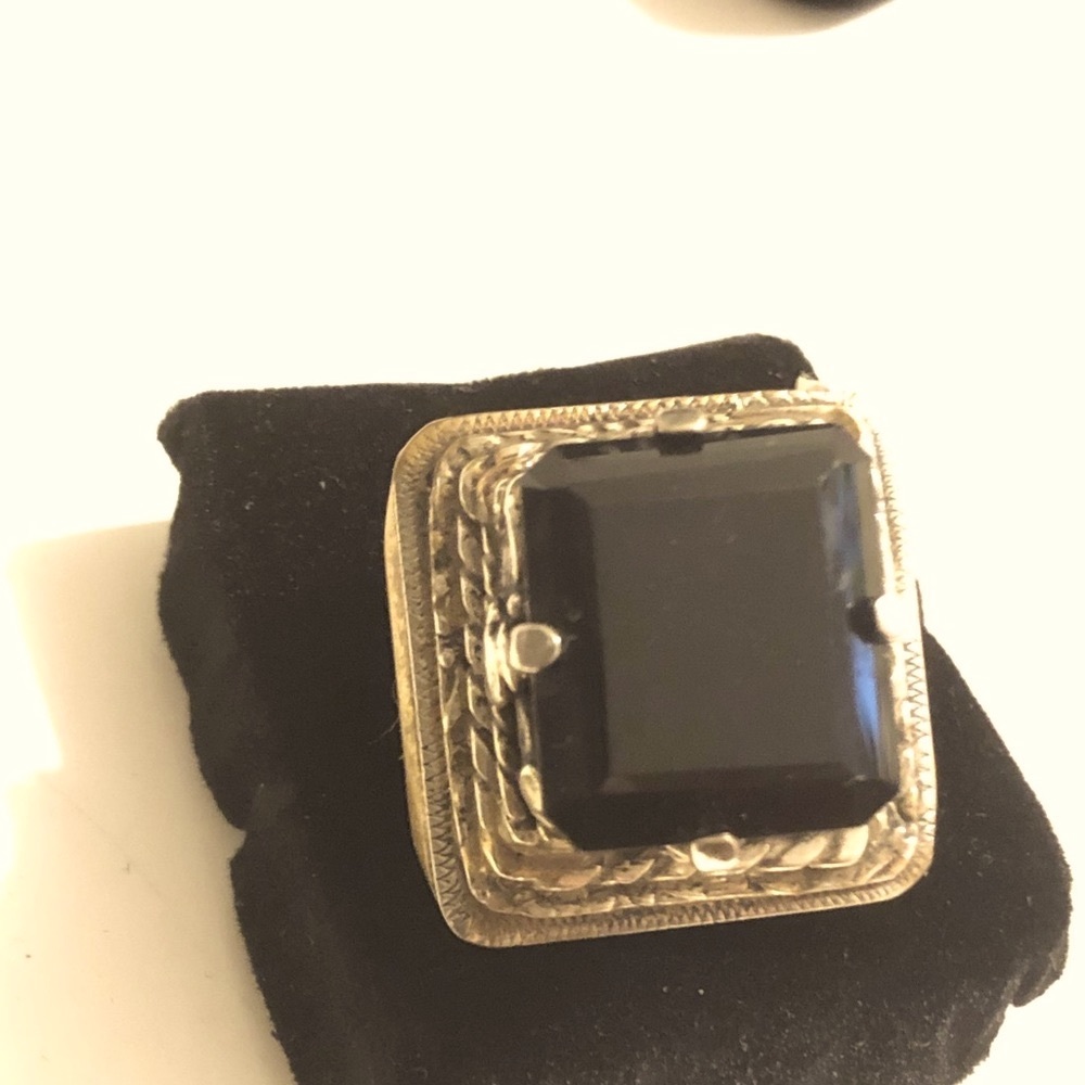 Square onyx adjustable ring. - Picture 8 of 8